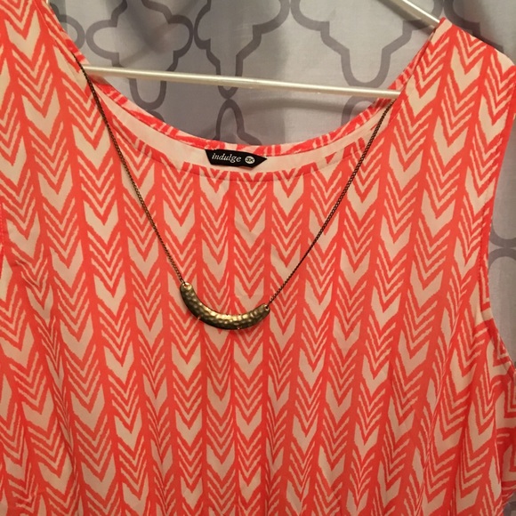 Cute Chevron dress with built in necklace - Picture 2 of 2